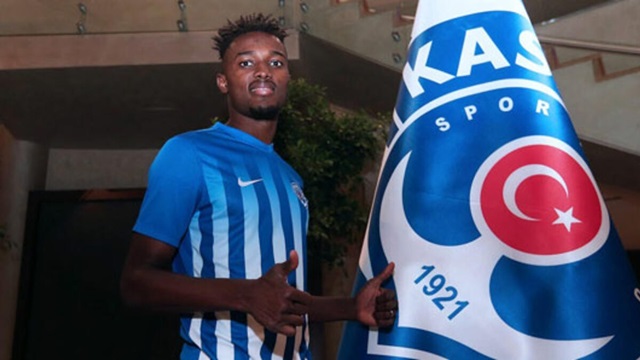 Kayserispor Bernard Mensah ile Anlaştı.