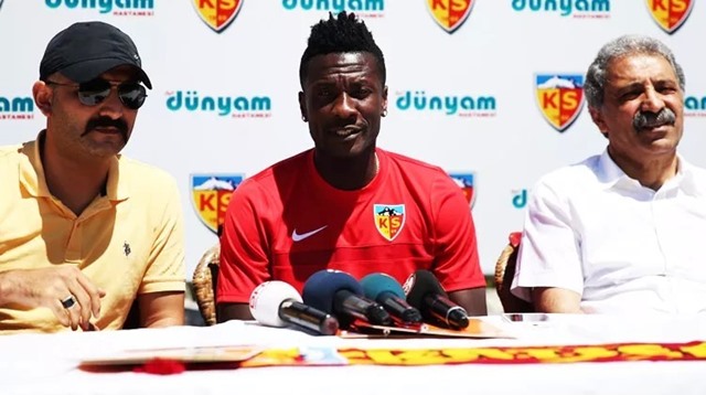 Asamoah Gyan ile Resmi Sözleşme İmzalandı.