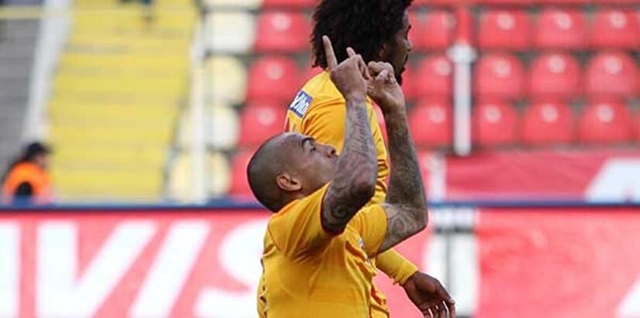 Nobre Alanyaspor Maçında Sakatlandı.