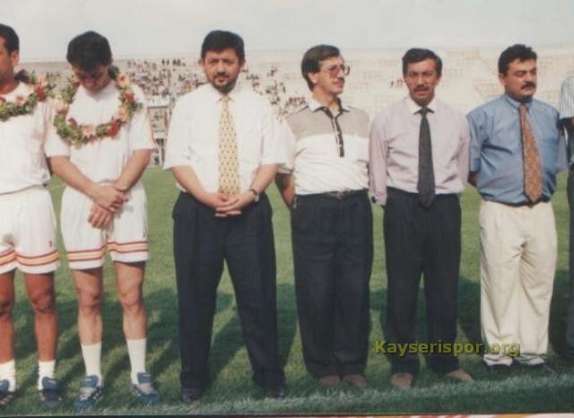 Yine aynı sezon futbolcuların tanıştırılma fotoları