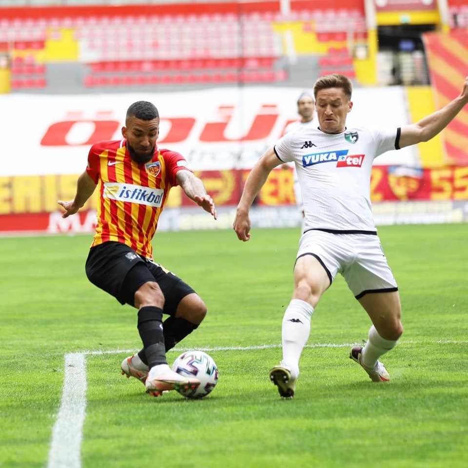 25 Aaron Justin Lennon