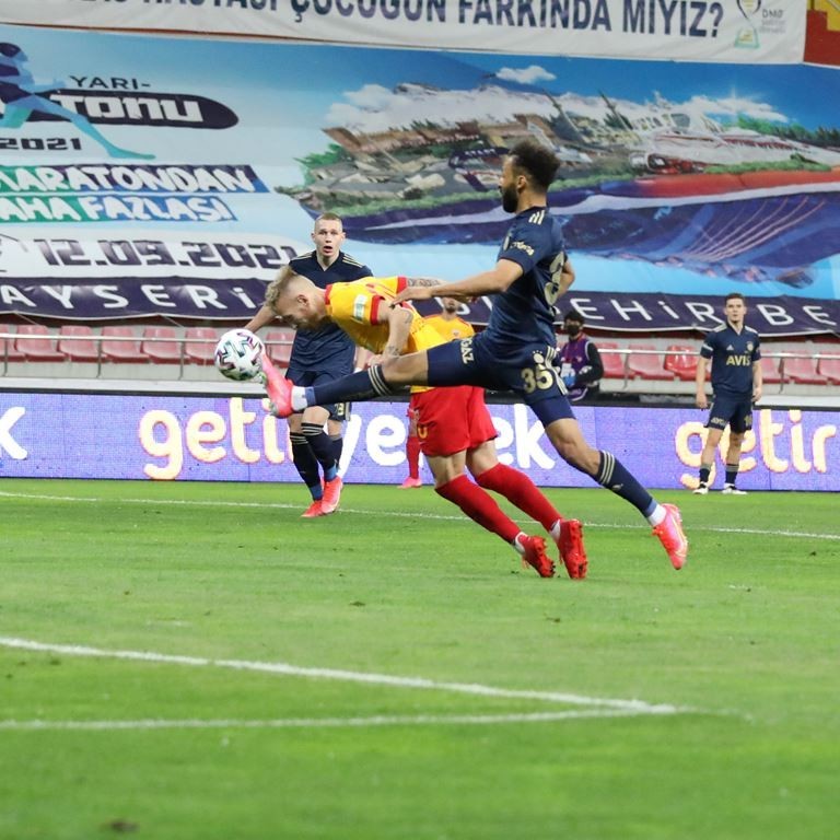 #10 Pedro Henrique Gol öncesi kafa vuruşu