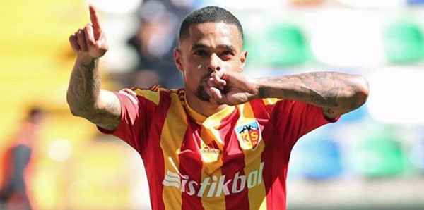 Kayserispor'dan Alanyaspor'a gol atan futbolcurımız.