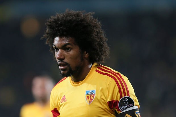 700.Gol Diego Marvin Biseswar