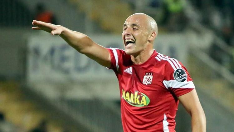 Aatif Chahechouhe﻿, Sivasspor Forması ile Kayserispor'a 5 Gol Atarak listenin başına bulunuyor.