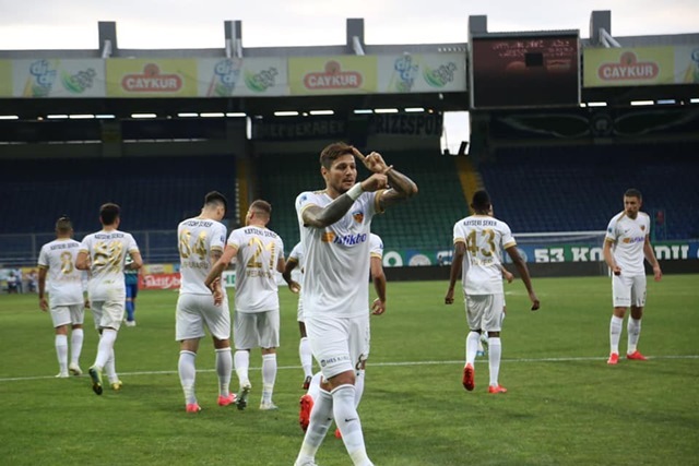 2019-2020 Süper Lig: Rizespor 3-2 Kayserispor Maçını Foto Galerisi