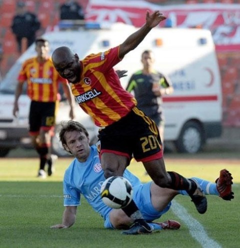 Kayserispor Olembe İle Yollarını Ayırdı.