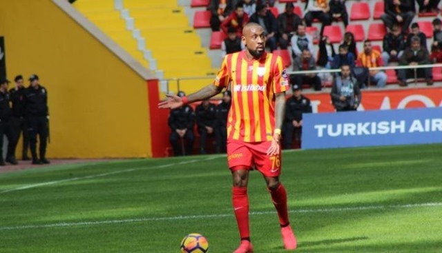 Kayserispor Kana Bıyık'ı Kadro Dışı Bıraktı.