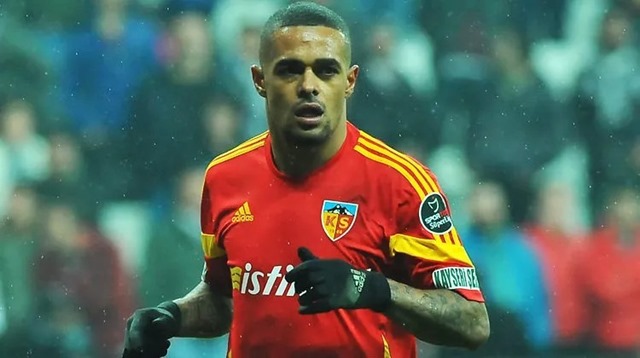 Kayserispor Welliton'u Affetti.