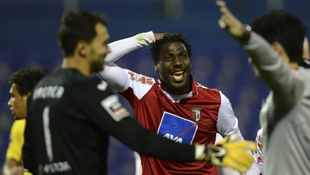 Kayserispor Douglas Ferreira'sı Transfer etti.