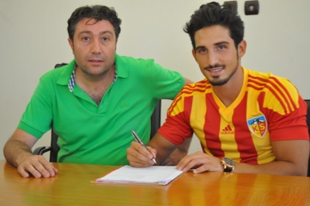 Levent Gülen Resmi İmzayı Attı.