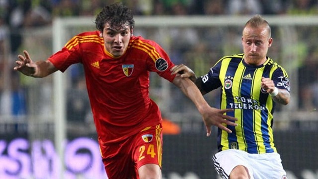 Biri Salih Dursun'a Dur Desin.