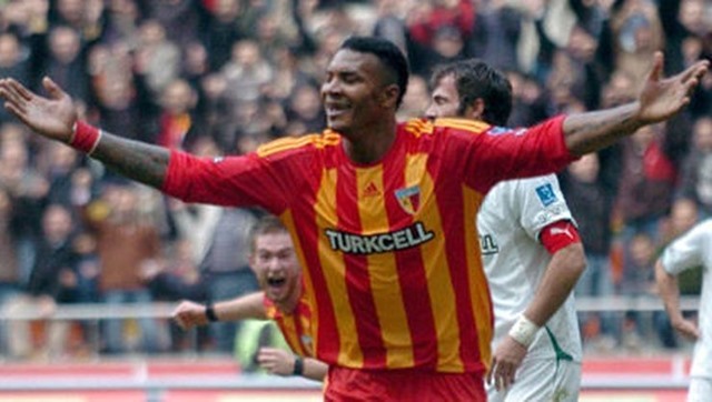 Aziza Makukula Gol Krallığında Rakiplerinden Hızla Arayı Açıyor