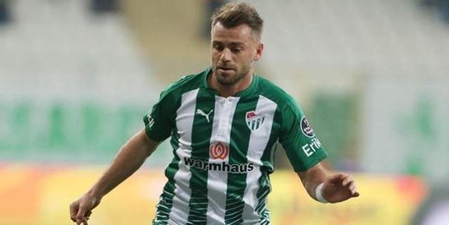 Kayserispor Bursaspor'lu Erdem Özgenç ile görüşüyor.