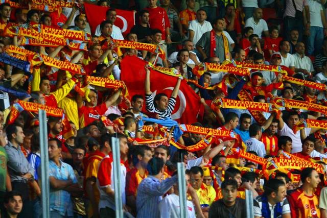 Kayserispor Taraftarı İsyanda
