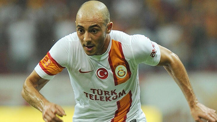 Galatasaray Amrabat'ı gönderiyor.