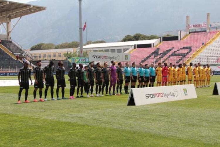 2015-2016 Süper Lig: Akhisarspor 1-1 Kayserispor Maçını Foto Galerisi