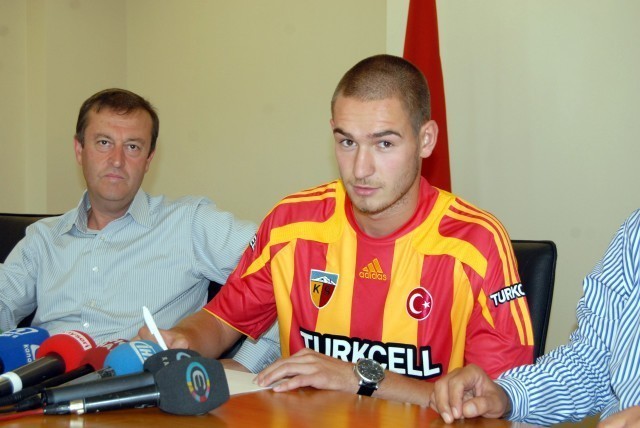 2009 Yılının Parlamaya Aday Gurbetçi Futbolcuları-Alıntı