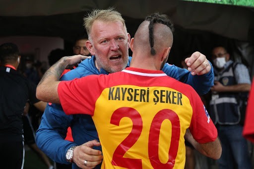 Prosinecki İstifa Etti