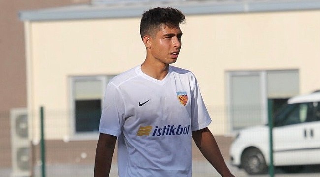 Kayserispor'lu Talha Sarıarslan Türkiye U17 Milli Takımına Davet Edildi.