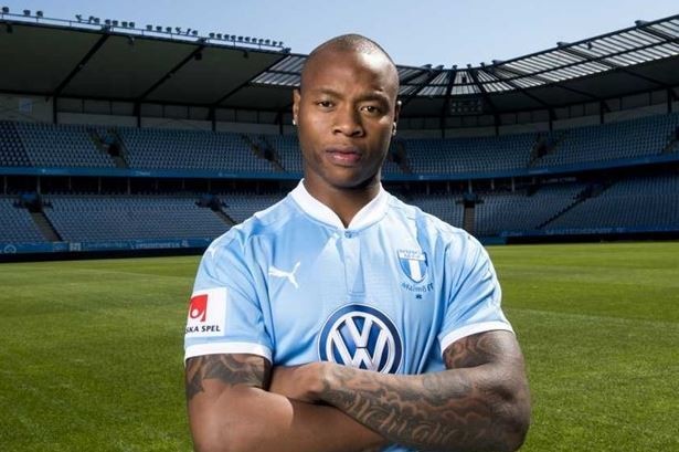 Kayserispor, Al-Hazem'de Oynayan Carlos Strandberg ile Görüşüyor.