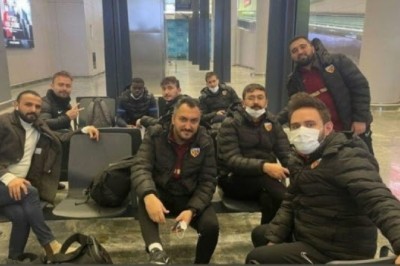 Kayserispor'lu Bazı Futbolcular ve Personel İstanbul'da Mahsur Kaldı.