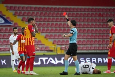 Kayserispor-Trabzonspor Kupa Maçının Hakemi; Halil Umut Meler
