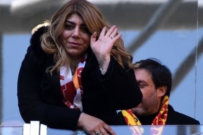 Berna Gözbaşı'dan Hoca Konusunda Açıklama Geldi.