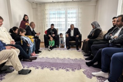 Kayserispor'dan Depremzedelere Ziyaret