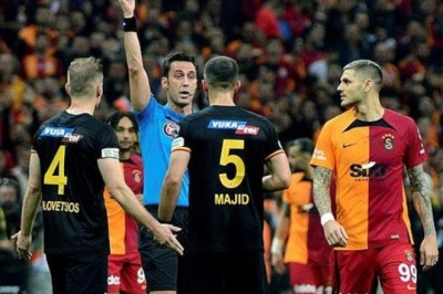 Kayserispor'da Majid Hosseini'ye PFDK 2 Maç Ceza Verdi.