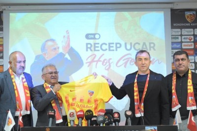 Yeni Teknik Direktörümüz Recep Uçar'ın İmza Töreninden Kareler