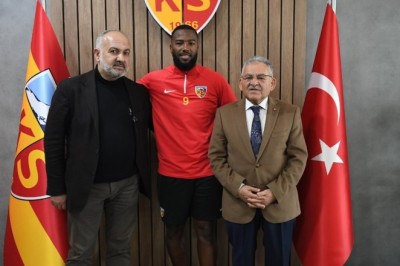 Kayserispor Başkanı Ali Çamlı, 3 futbolcuyla anlaşma sağladıklarını bildirdi.