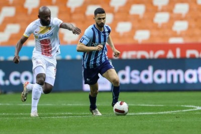 Adana Demirspor-Kayserispor Maçının Foto Galerisi
