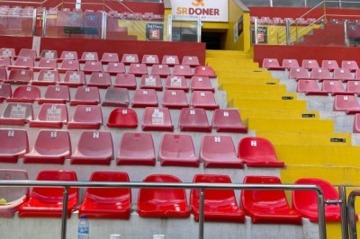 Kadir Has Stadı Çimlerden Sonra Koltuklarda Elden Geçiyor.