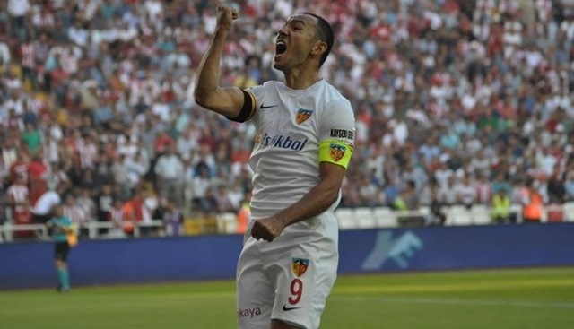 Umut Bulut; Galatasaray Beni Taraftarın Önüne Attı.