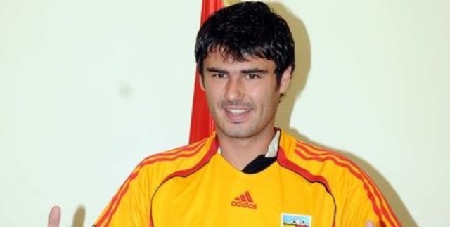 Kayserispor, Milan Puroviç'i transfer etti.