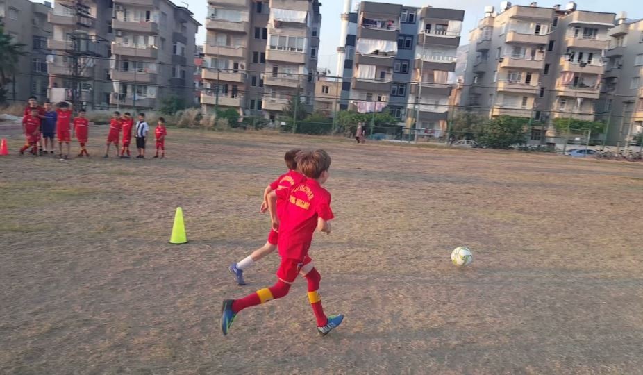 İskenderun, Kayserispor Futbol Okulu Çalışmalara Devam Ediyor-Video