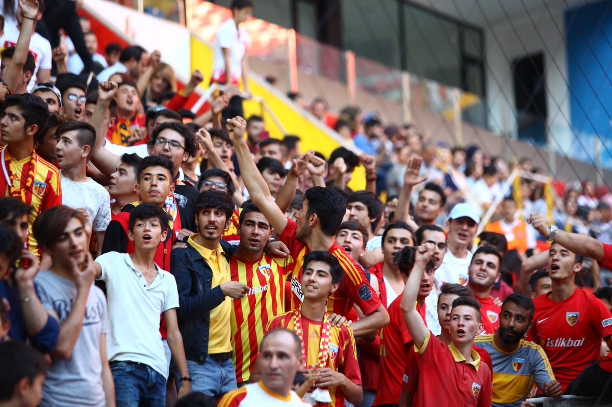 Kayserispor'luyum Diyorsan İzle