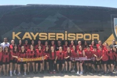 Kayserispor'un da Artık Bayan Futbol Takımı Var. Hayırlı Olsun.