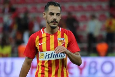 Karahan Yasir Subaşı Konyaspor ile Anlaştı.