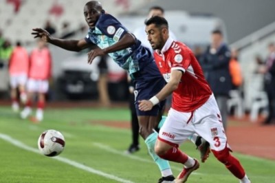 2023-2024 Süper Lig: Sivasspor-Kayserispor 2-1 Maç Foto Galerisi